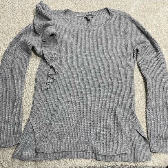 Chelsea28 Ruffled Shoulder Ribbed Sweater Womens Medium Pullover Gray HL347913MI - Picture 1 of 8